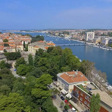 Sunessence Central Apartman